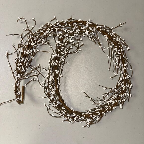 Garland Wispy Pip Berry White Ivory Bendable Shapeable Brown Home Decor Flowers - Picture 1 of 5